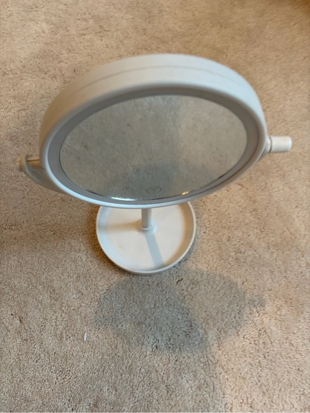 LED Lighted Round Vanity Mirror in White
